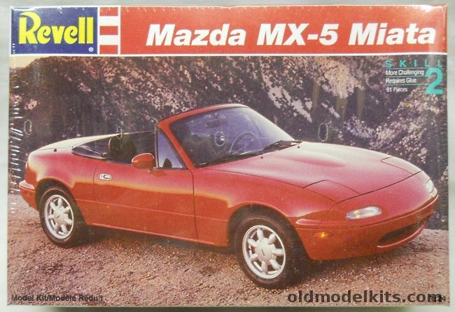 Revell 1/25 Mazda MX-5 Miata, 7351 plastic model kit